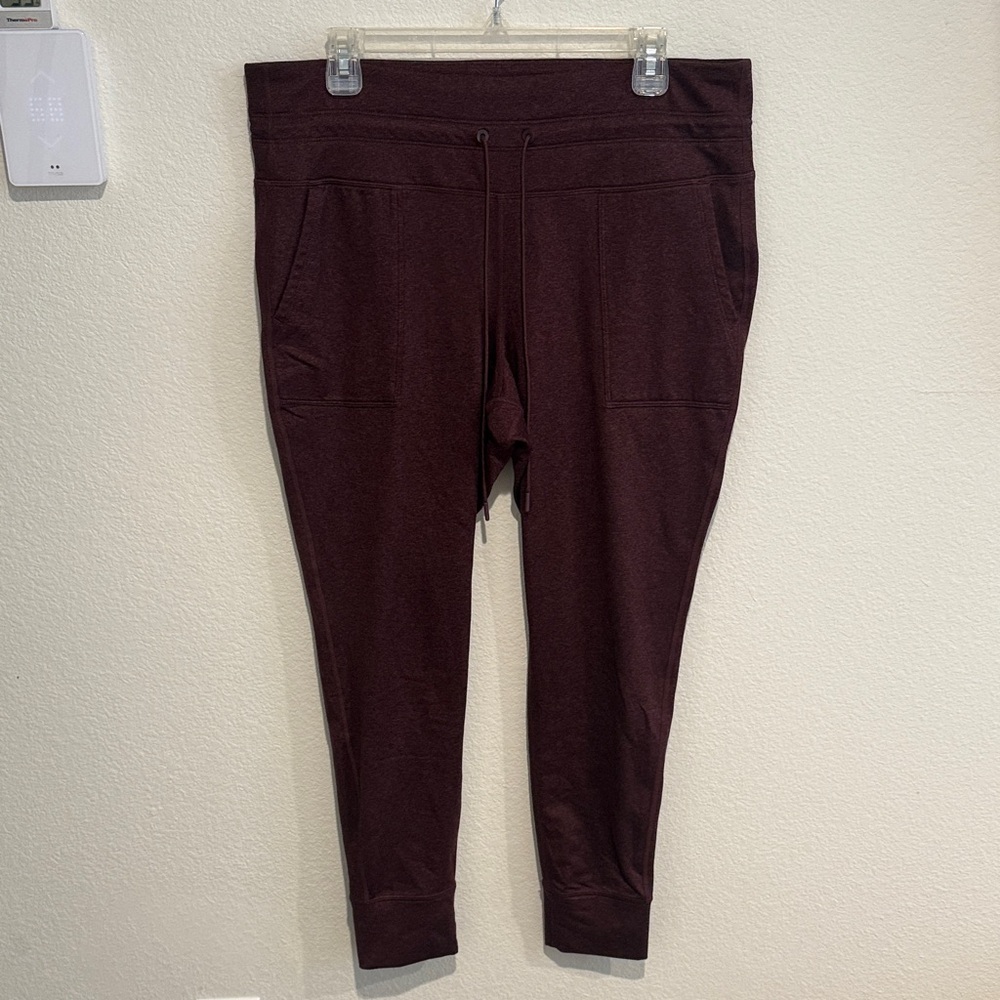 XL burgandy Old Navy Active Cozecore high rise leggings go dry